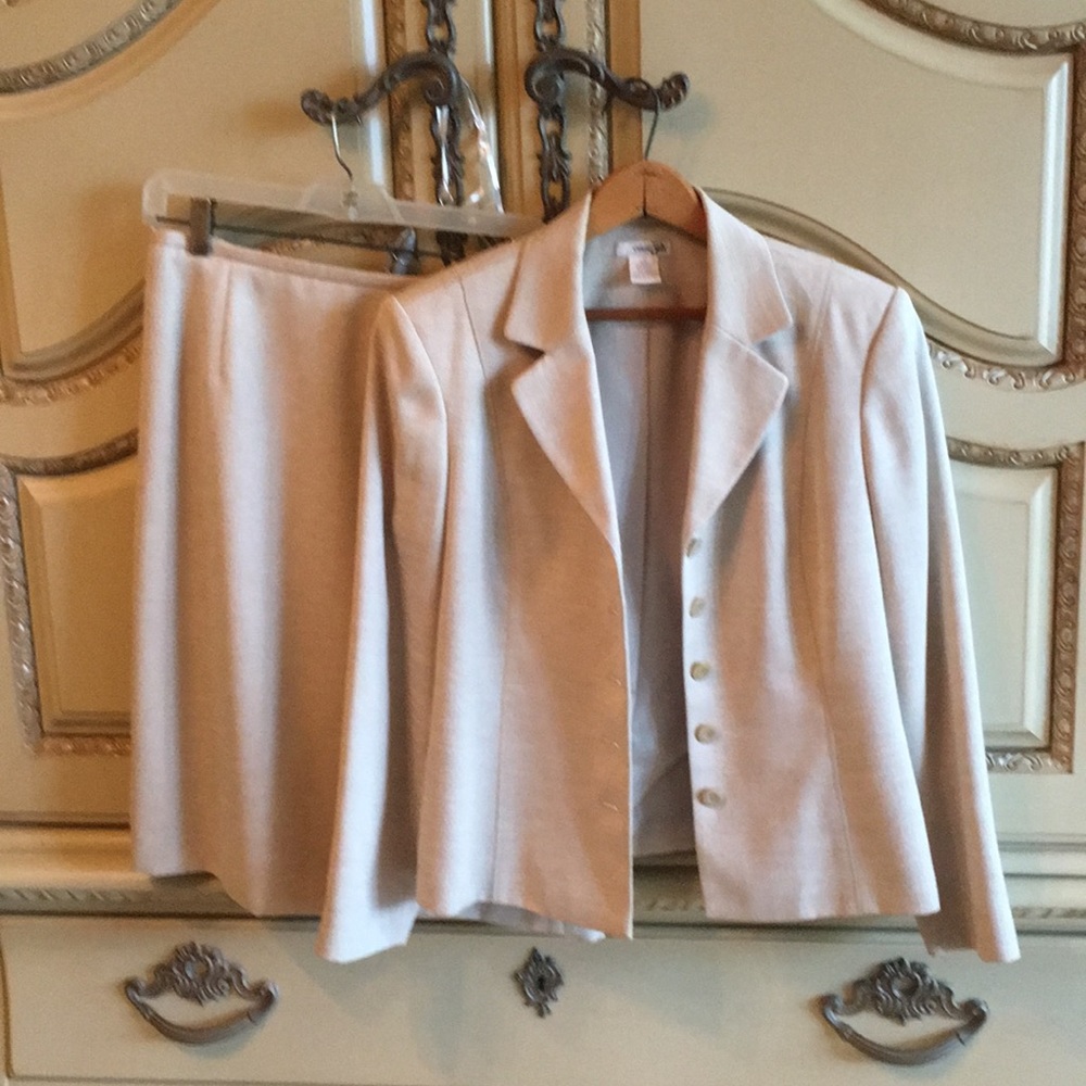 5th Ave skirt set and blazer